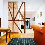 Vintage&Central Apartment in Bairro Alto, Lisbon